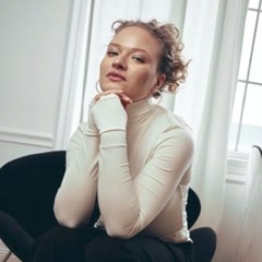 Яна Паутова