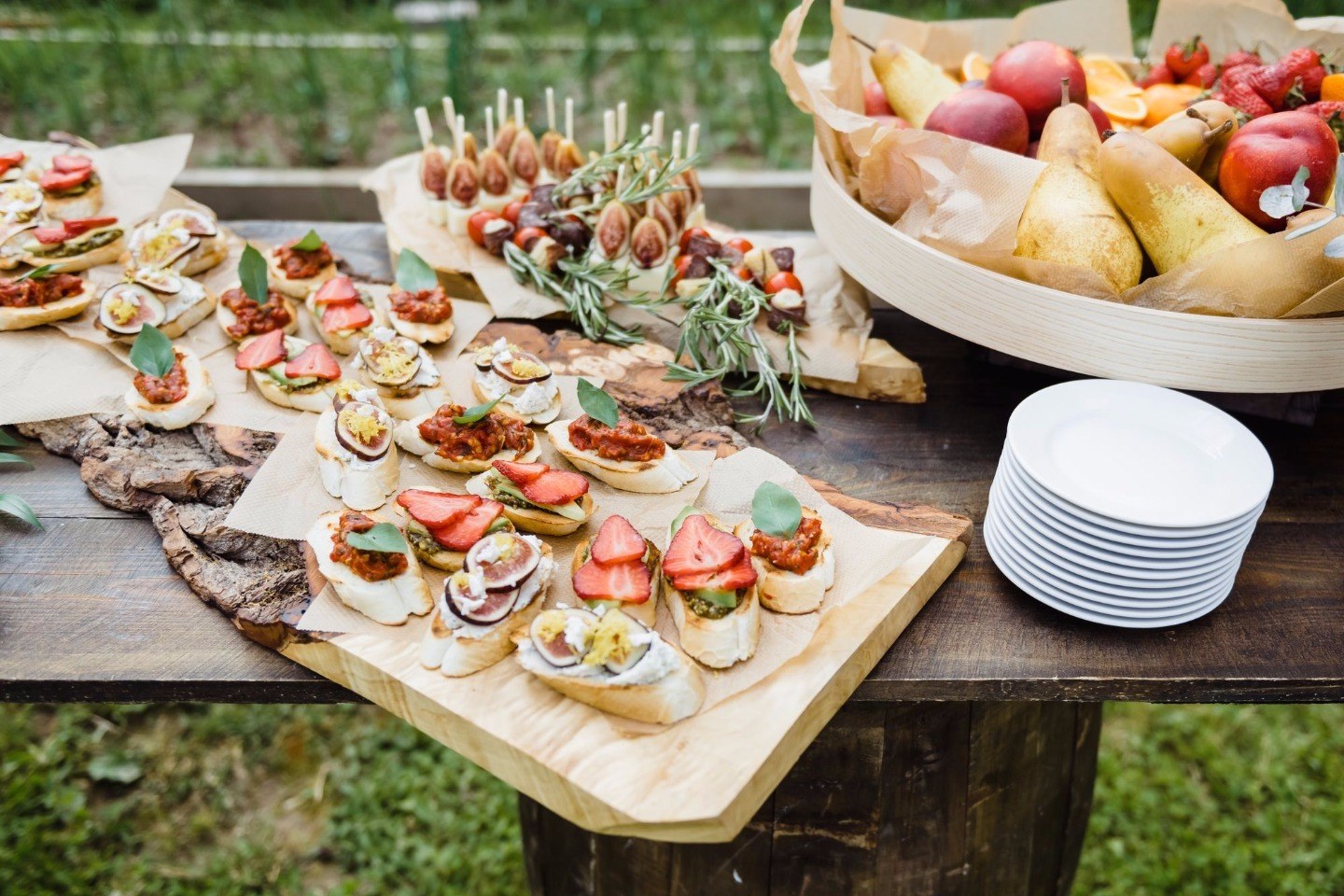 Бургер-вечеринка: свадьба в загородном доме