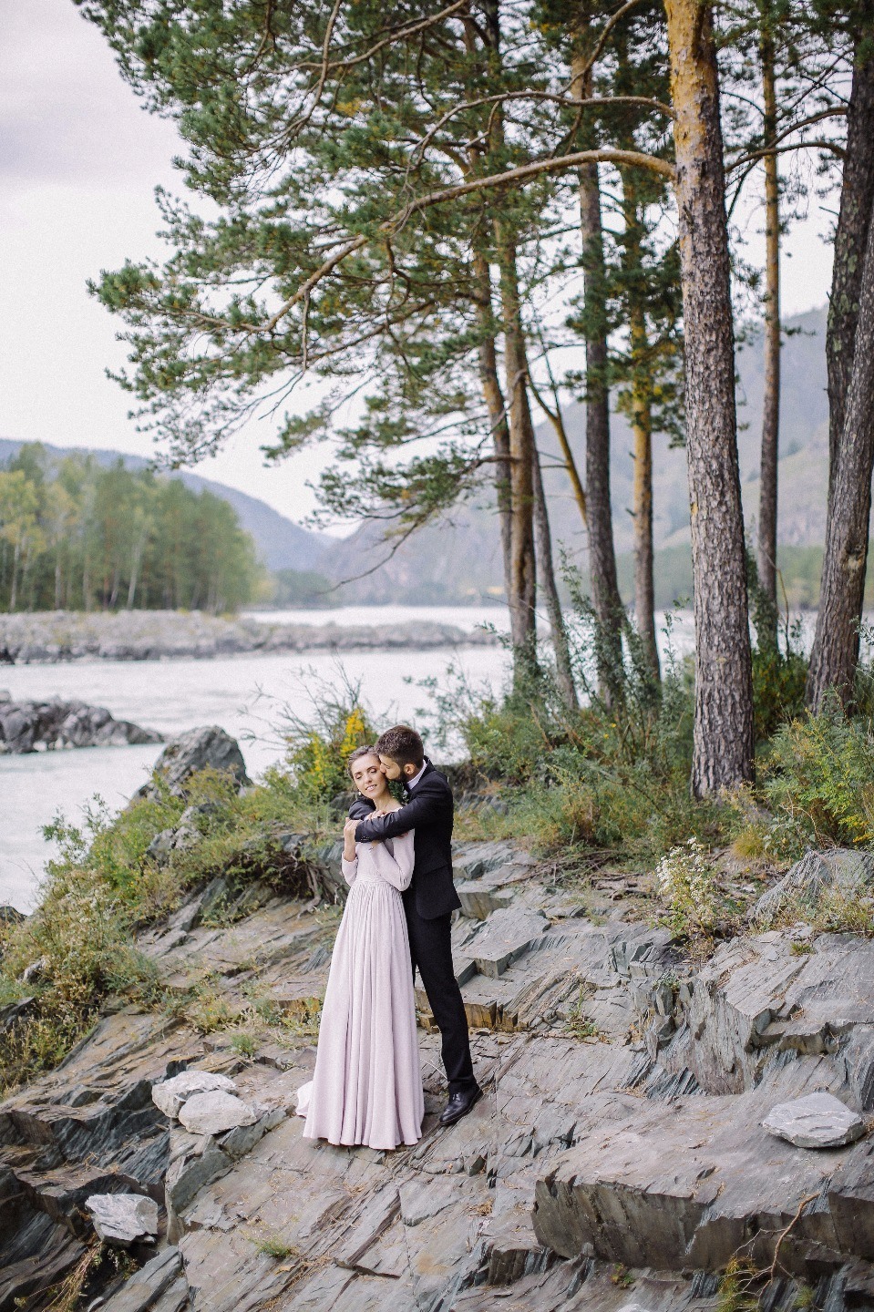 Скандинавский минимализм: свадьба на Алтае