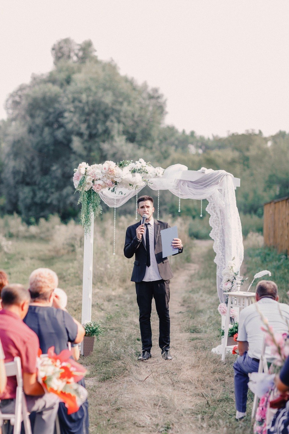 Воздушность и нежность: романтическая свадьба в светлой палитре