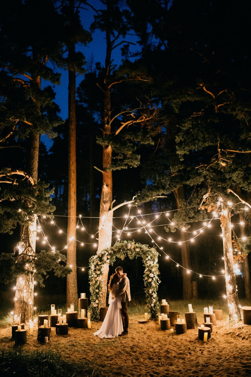 Ночной выезд. Свадьба в лесу. Выездная церемония в лесу. Свадебная церемония в лесу. Выездная церемония на природе.