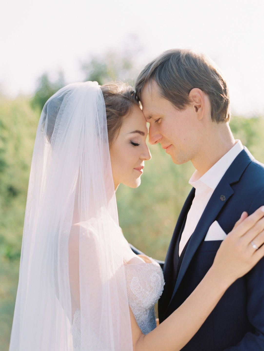 Романтика и нежность: свадьба в ягодной палитре