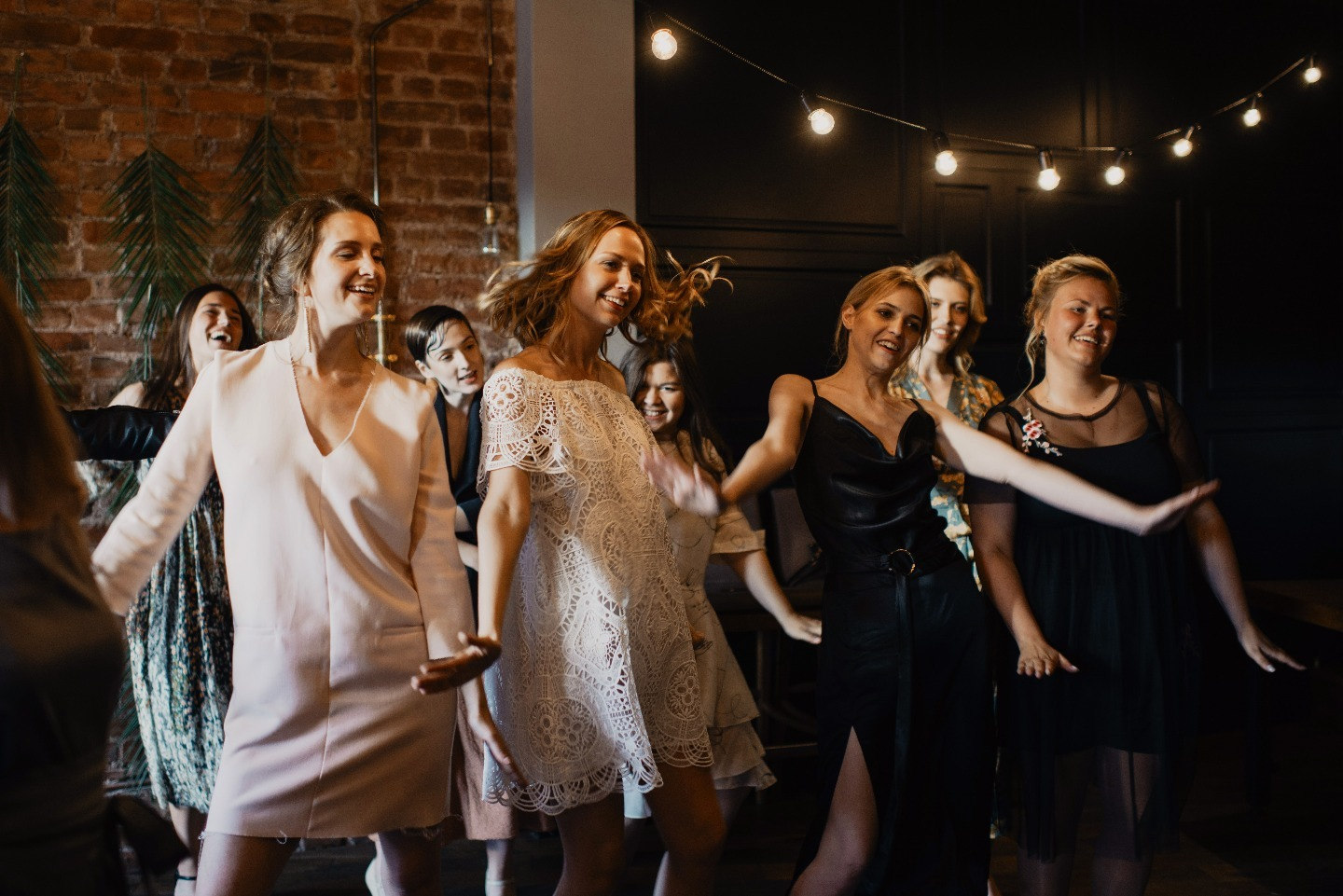 Против правил: свадебная вечеринка в баре