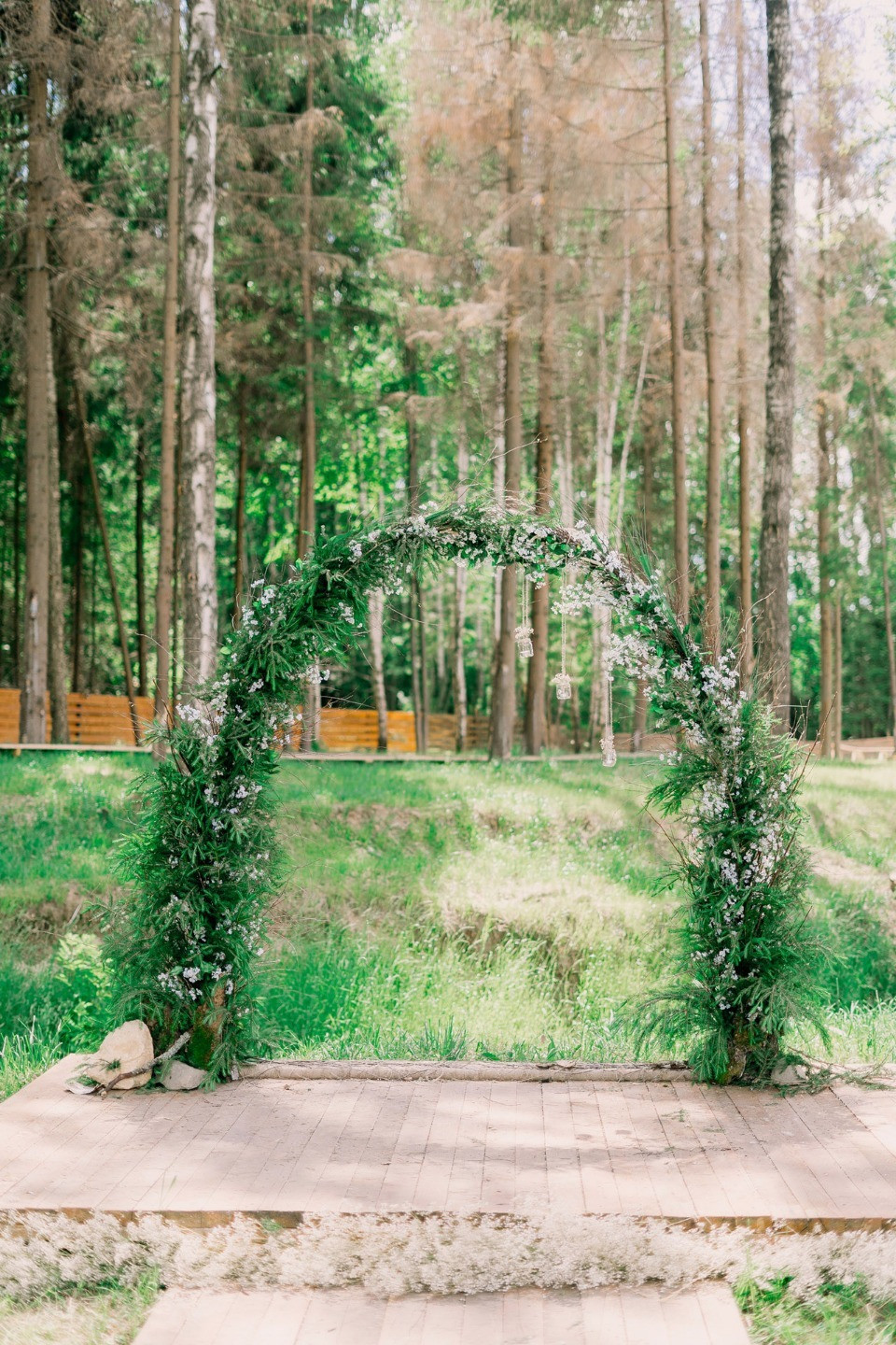 Летняя загородная свадьба: опыт организации