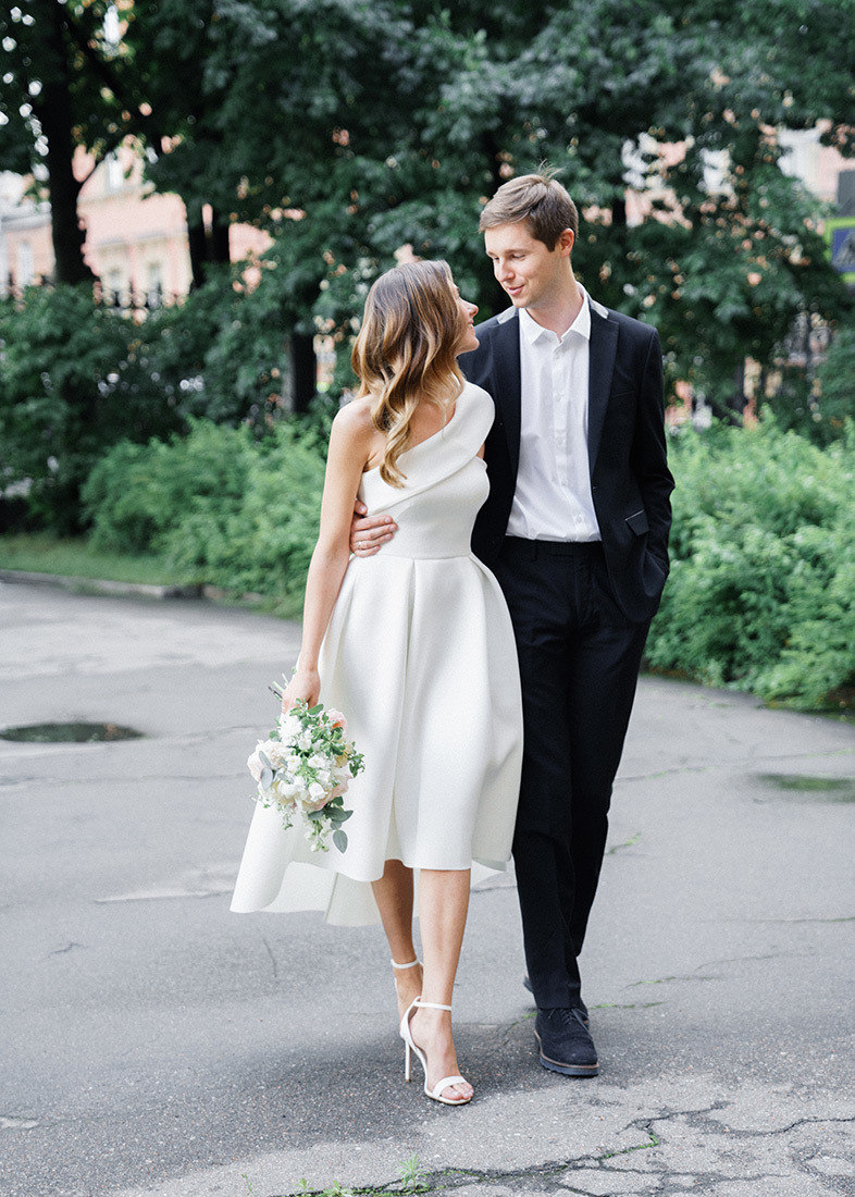 Скромные свадебные платья для регистрации – купить лаконичное платье для ЗАГСА в Москве
