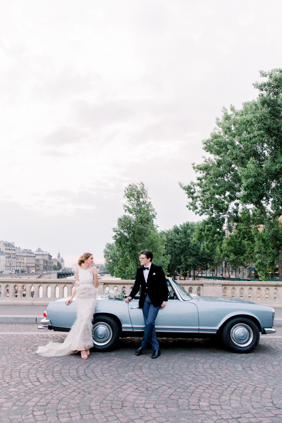 Винтажная свадьба для двоих в Париже