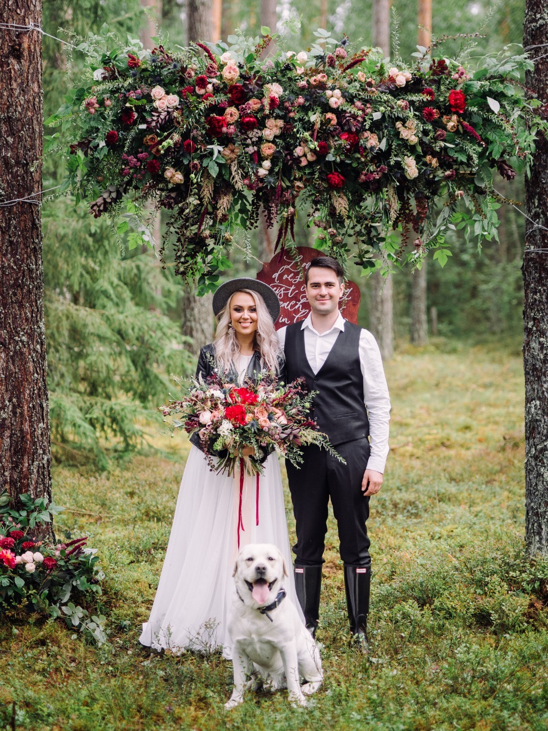 Домик в лесу: уютная бохо-свадьба на природе