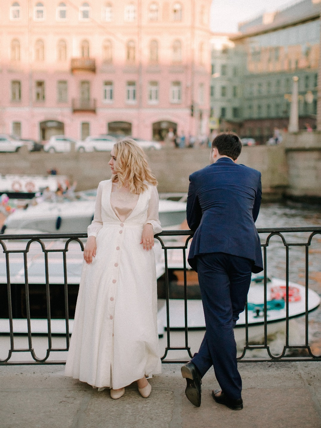 Из Петербурга с любовью: камерная свадьба в баре