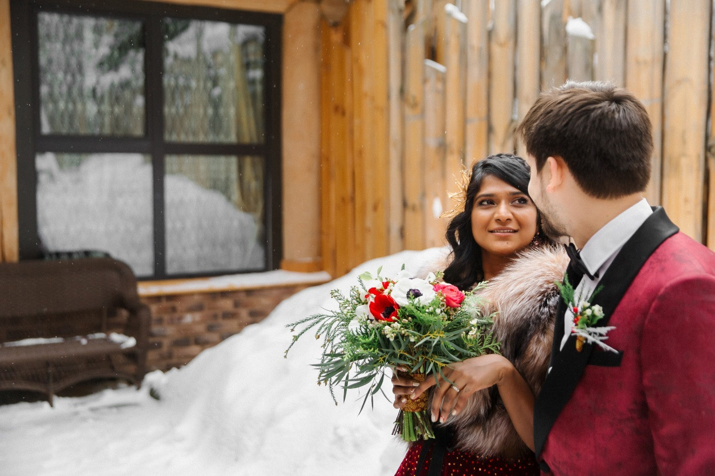 Зимняя сказка в красных тонах: русско-индийская свадьба