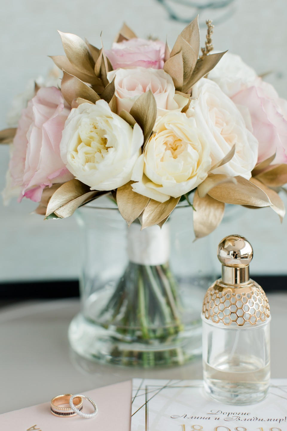 Цветок лотоса: классическая свадьба в золотой палитре