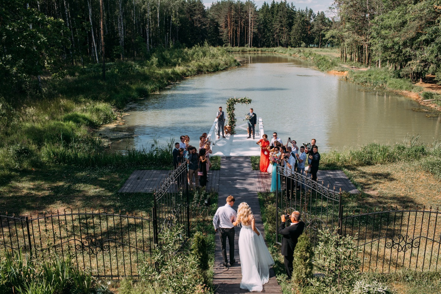 Summer Love: свадьба у озера