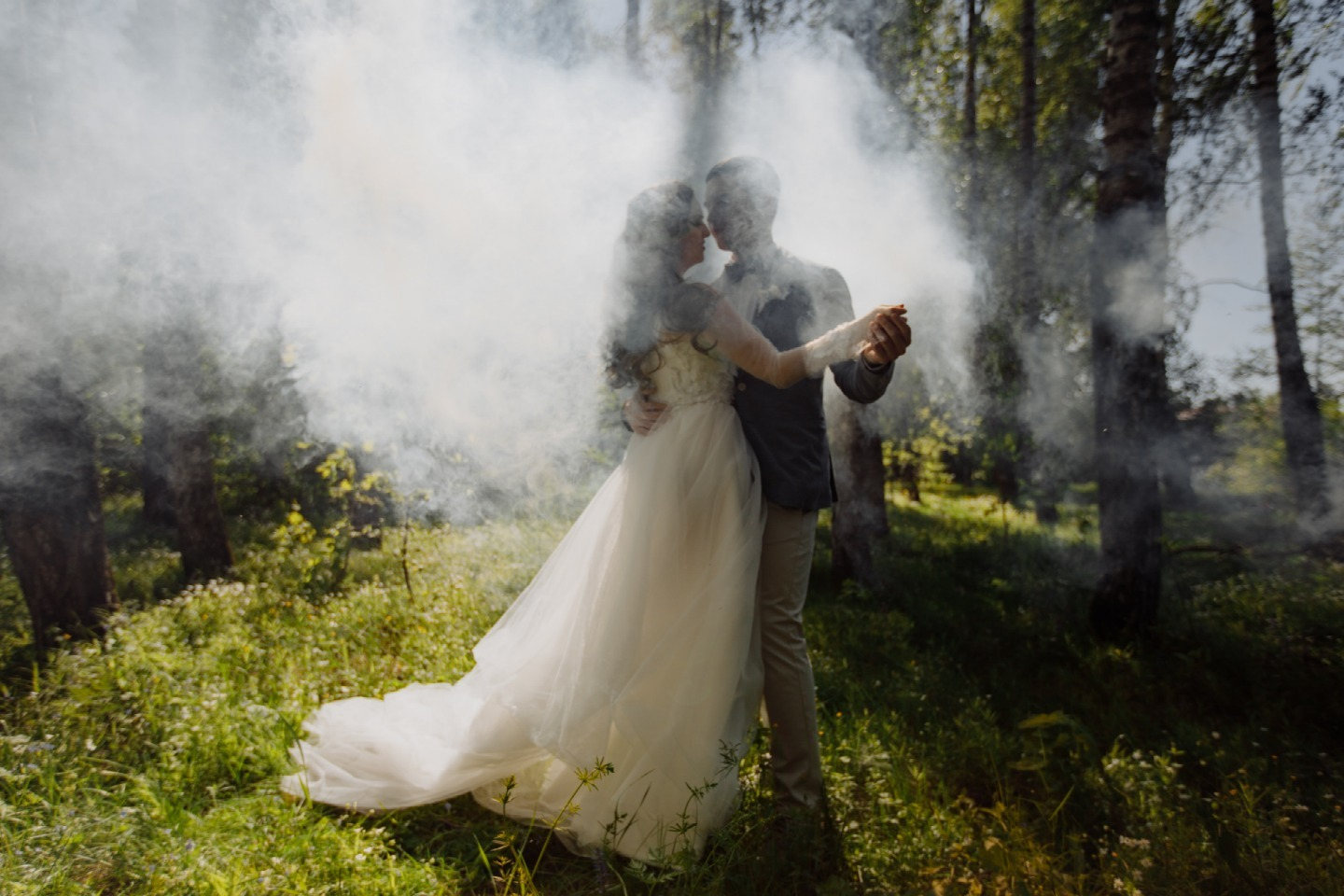 Весенняя легкость: свадьба в светлой палитре