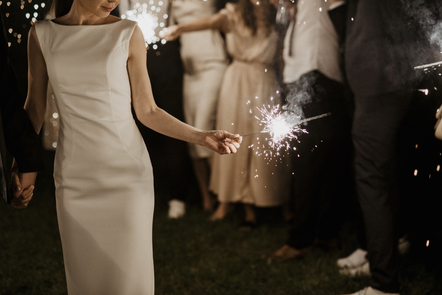 «Чувственная строгость»: современная свадьба в светлых оттенках