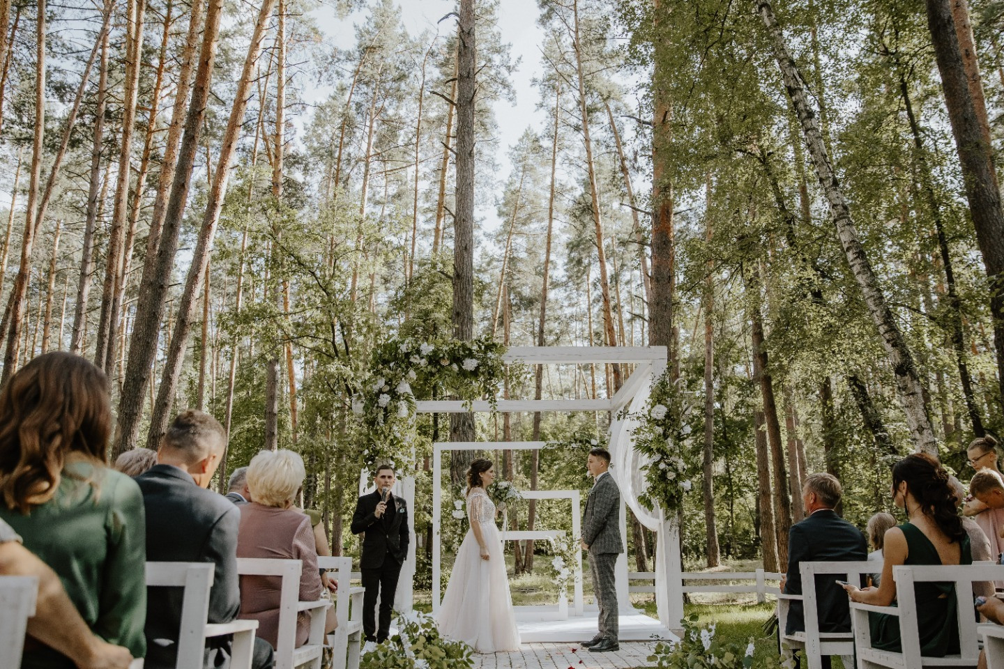 Семейная рустик-свадьба в лесном отеле - Weddywood