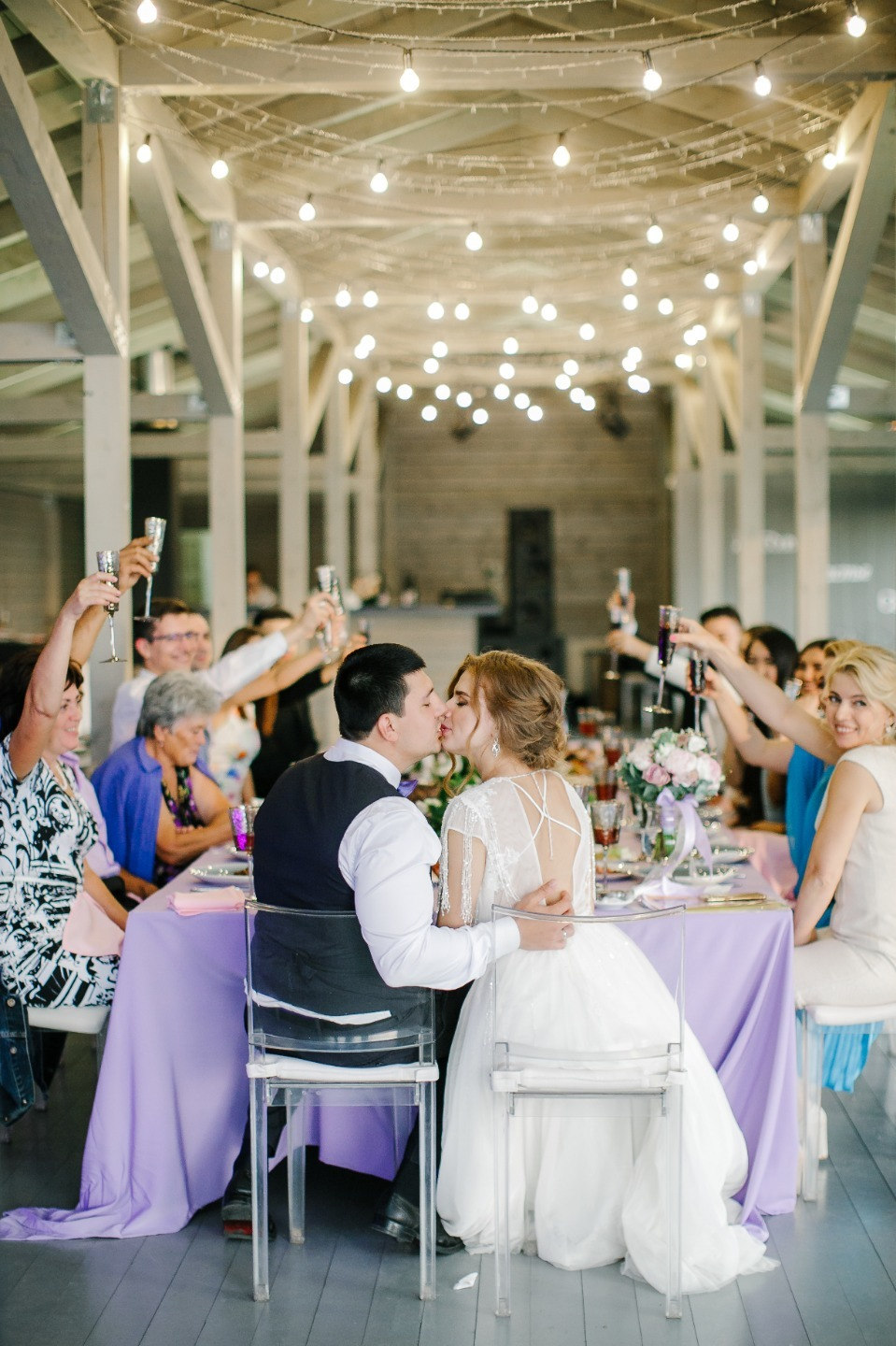 Romantic purple: свадьба в загородном доме