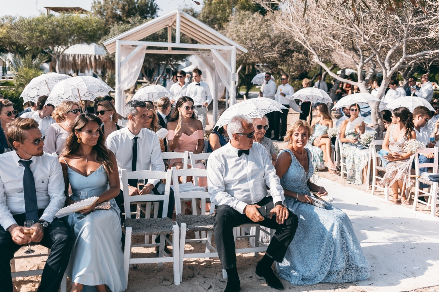 «Love is all around»: интернациональная свадьба на Кипре