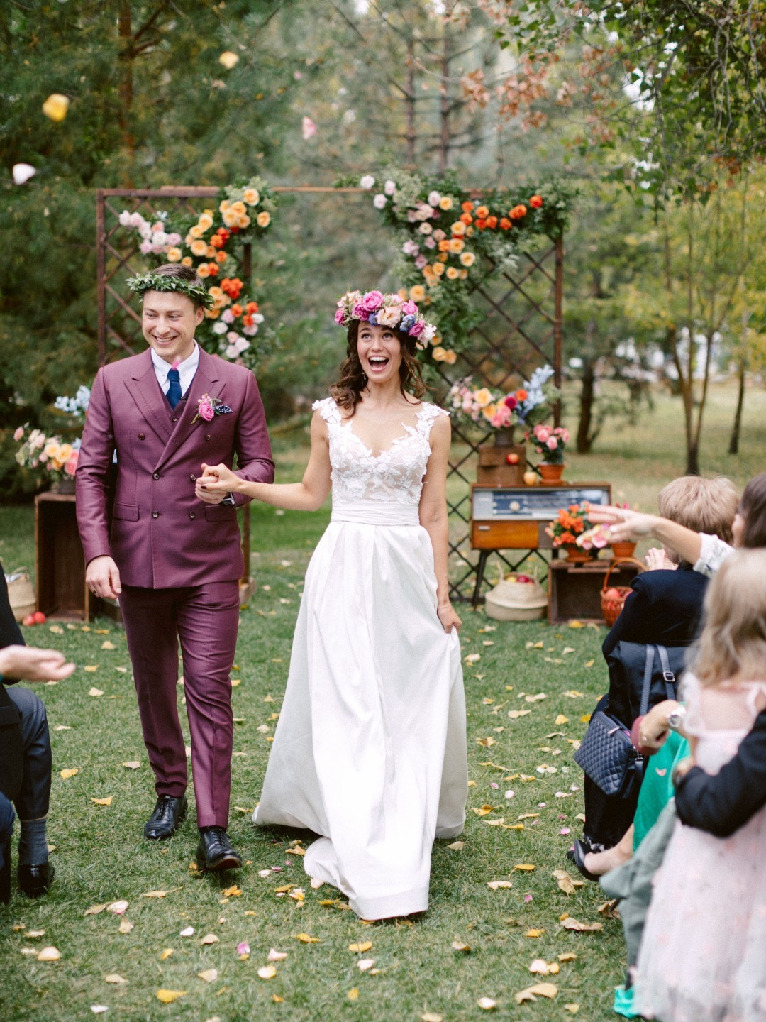 Винтаж и русские традиции: яркая свадьба в парк-отеле