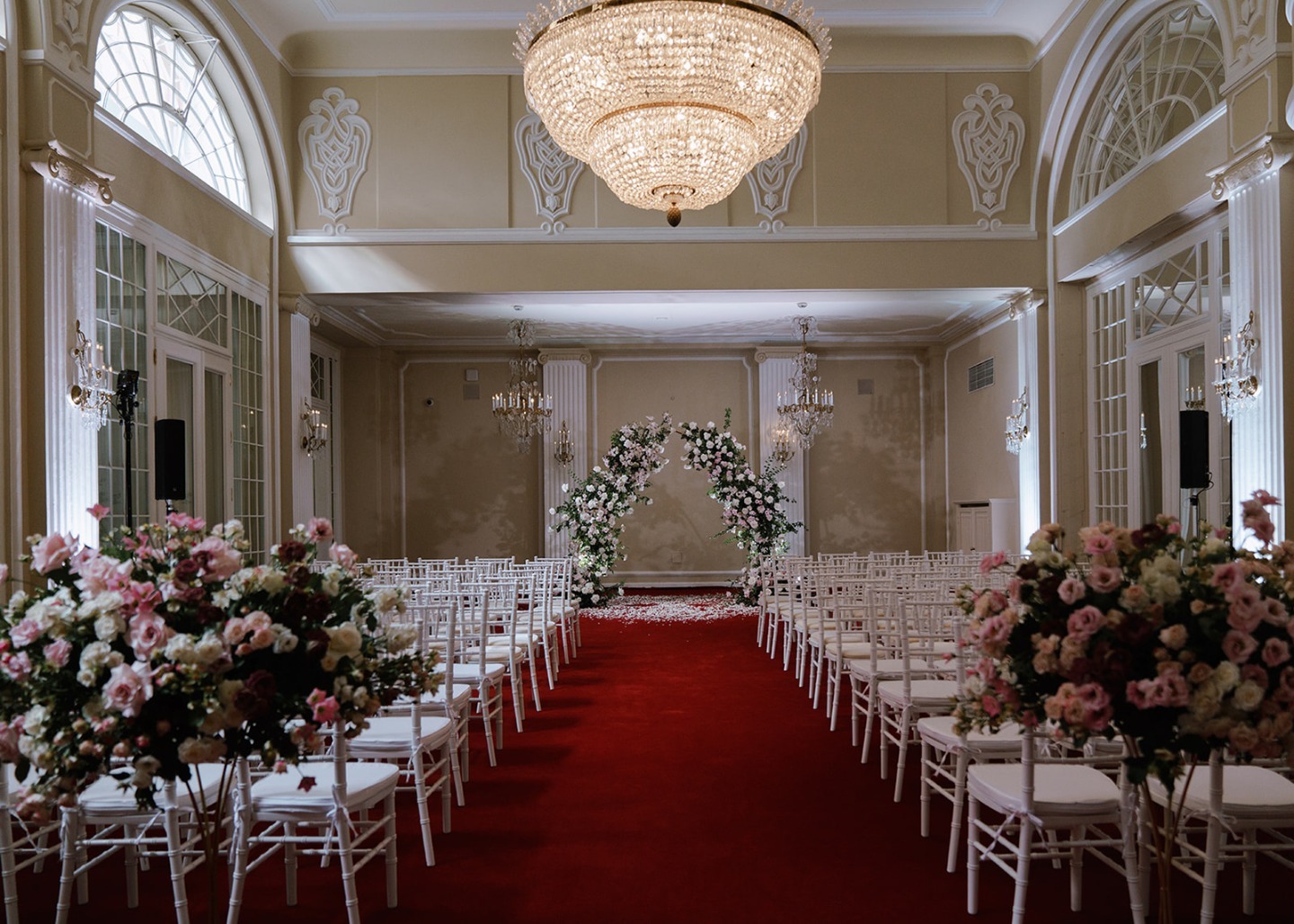 Love of elegance: романтическая свадьба в отеле