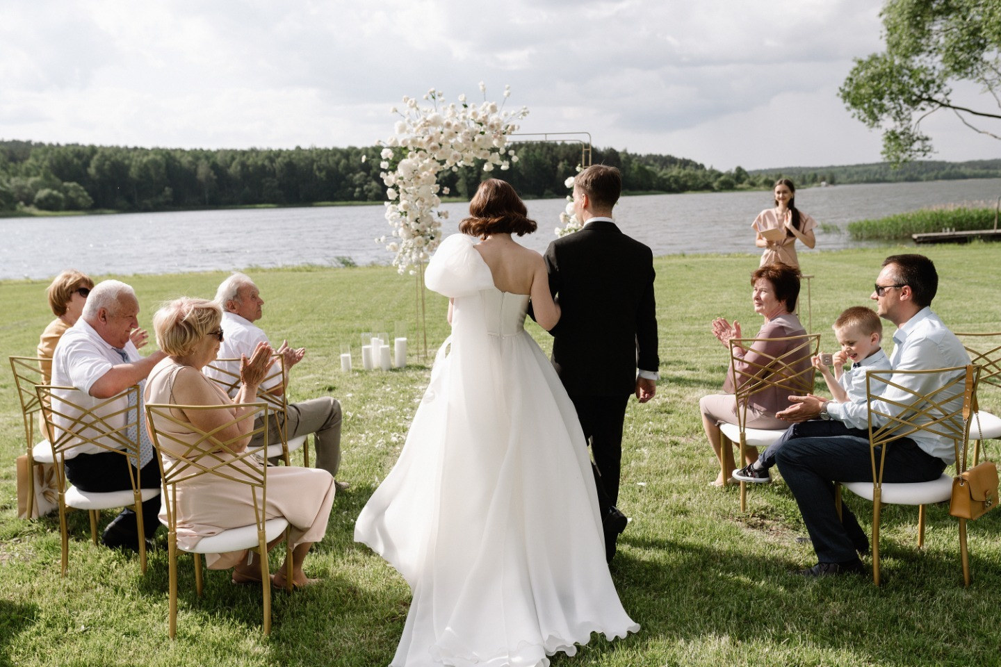 Elegance: свадьба в загородном клубе на берегу Минского моря - Weddywood