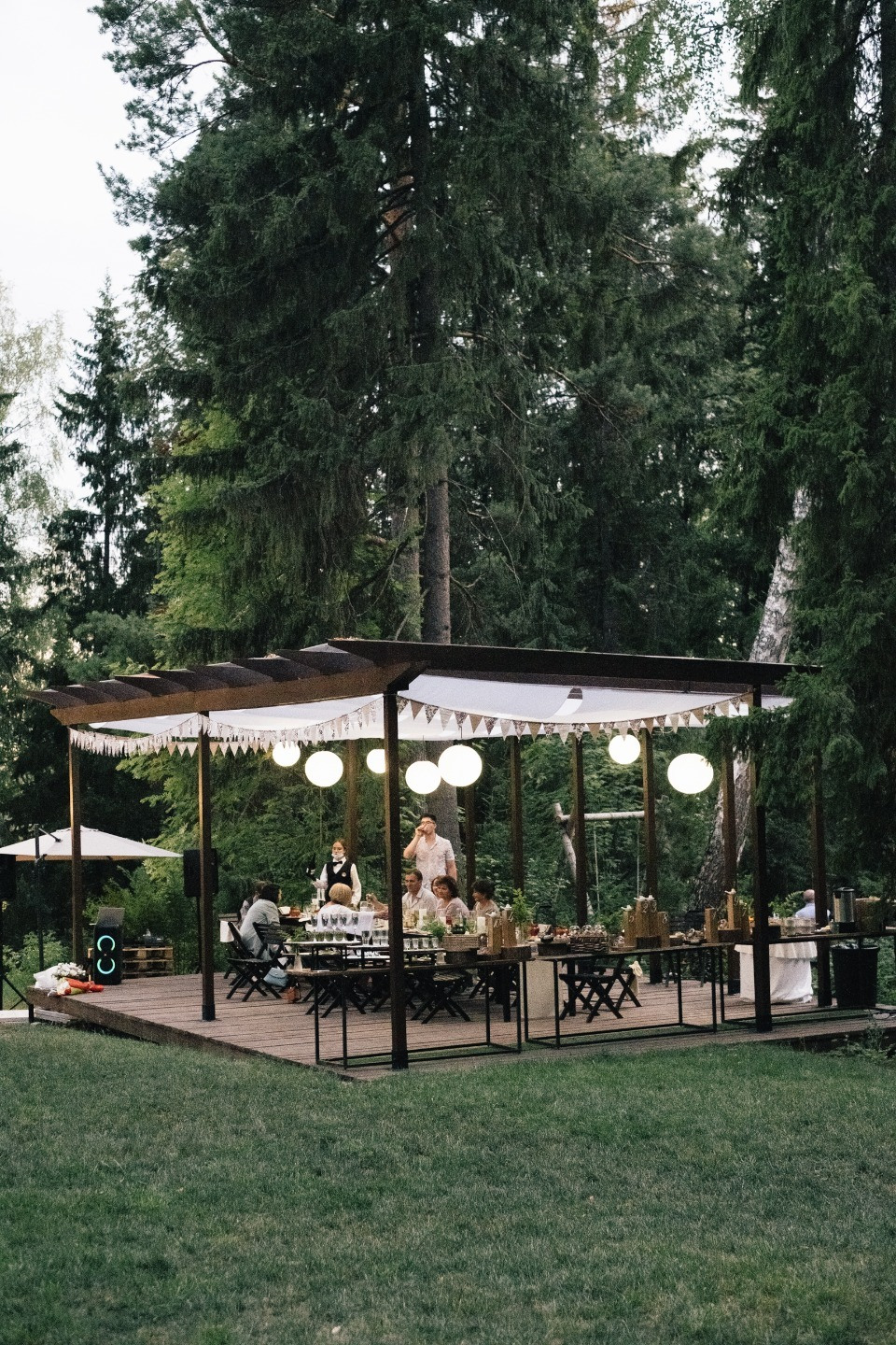 Уютная эко-свадьба в лаунж-парке