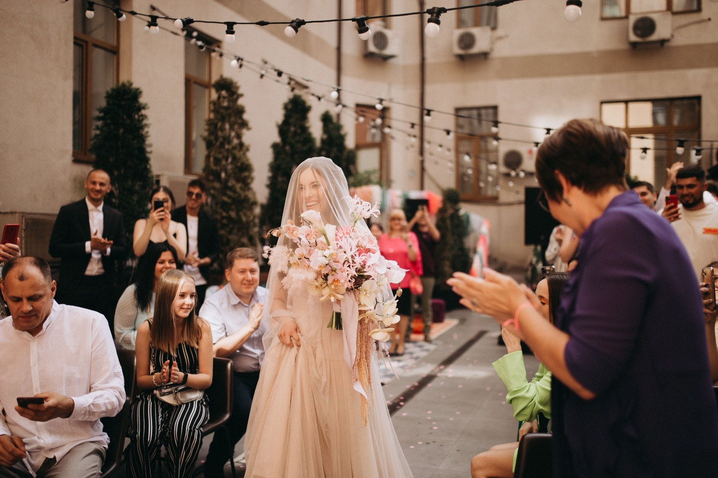 Holy Wedding: тематическая яркая свадьба в ресторане