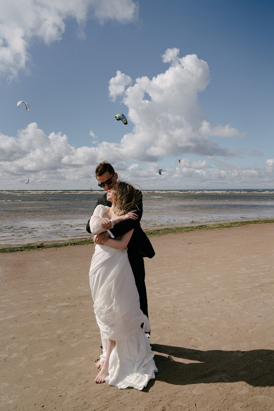 Минимализм: свадьба в Санкт-Петербурге на берегу Финского залива