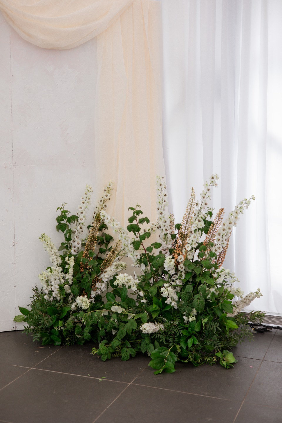 Воздух и минимализм: свадьба в эко-клубе Голицыно