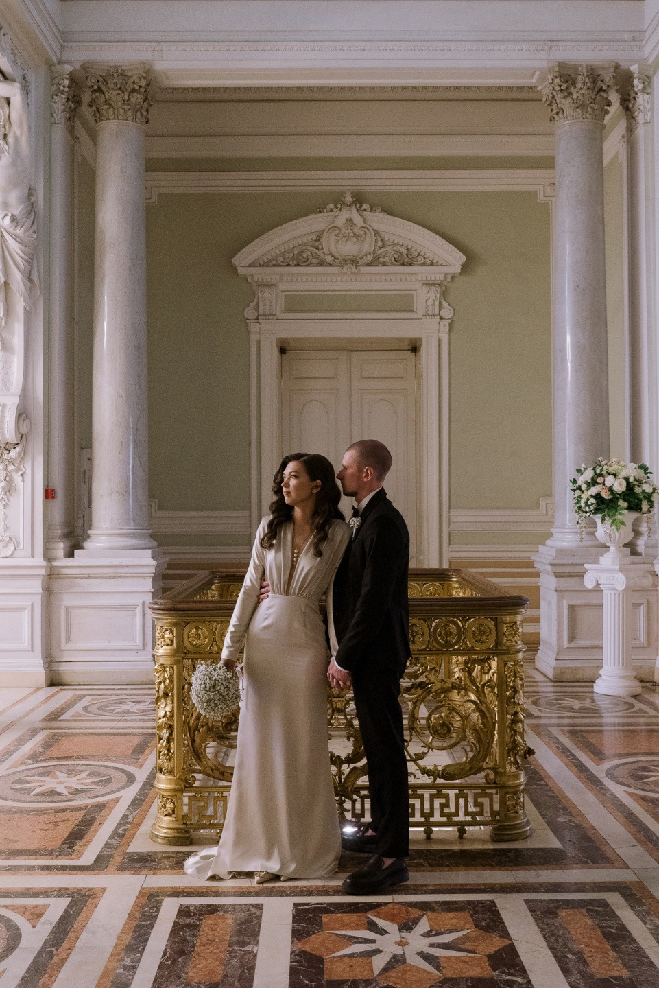 Любовь к Петербургу: лаконичная камерная свадьба