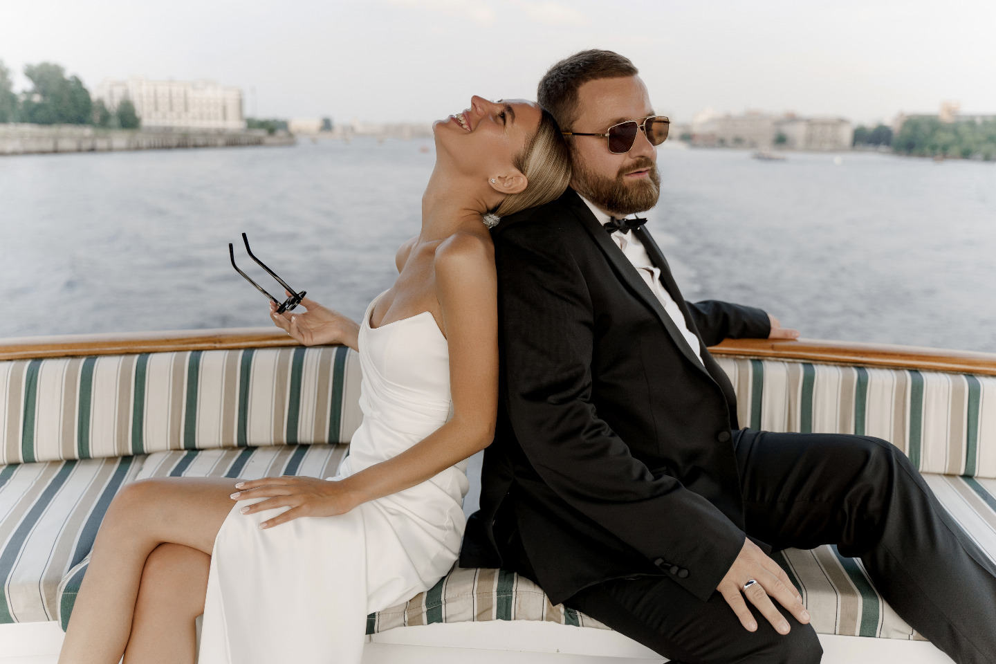 В стиле Джеймса Бонда: элегантная свадьба на яхте