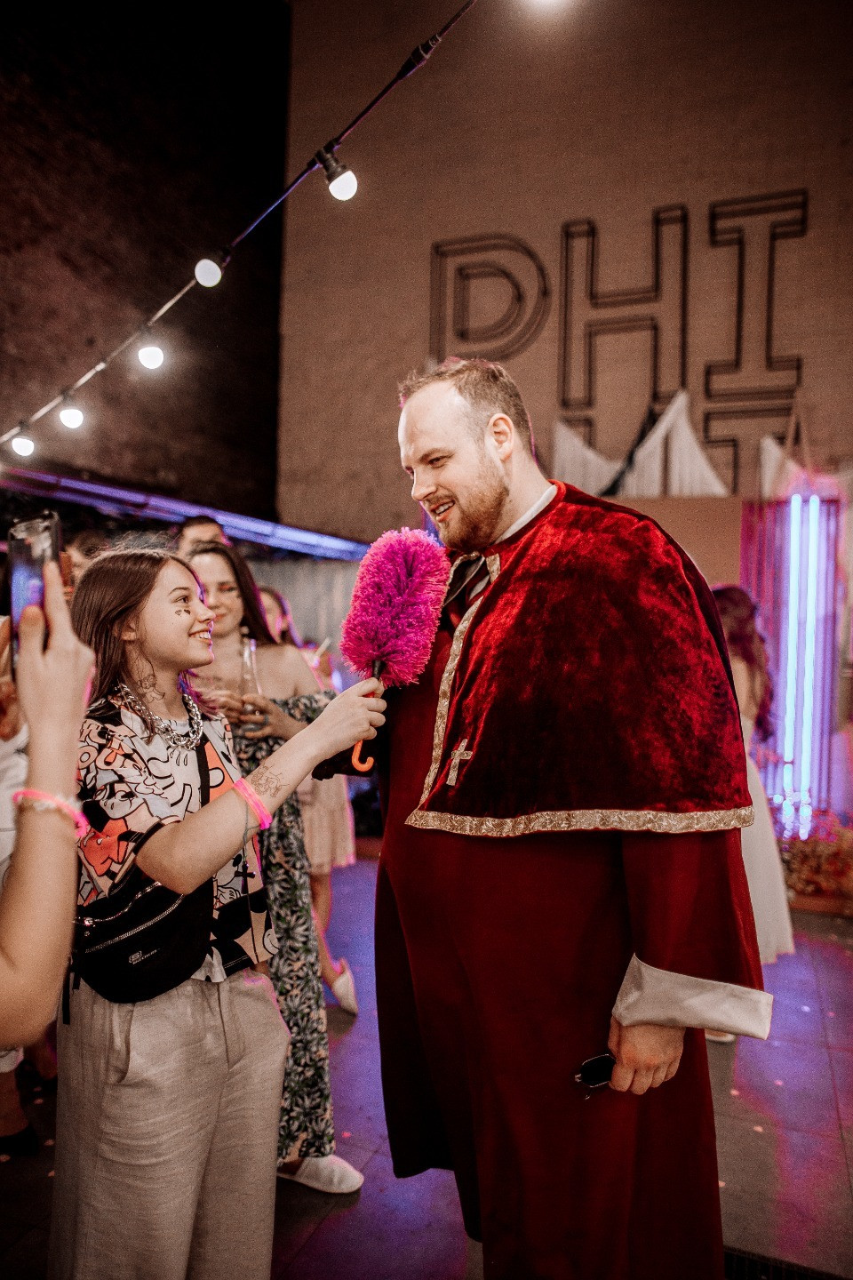 Молодой Папа: свадьба-вечеринка
