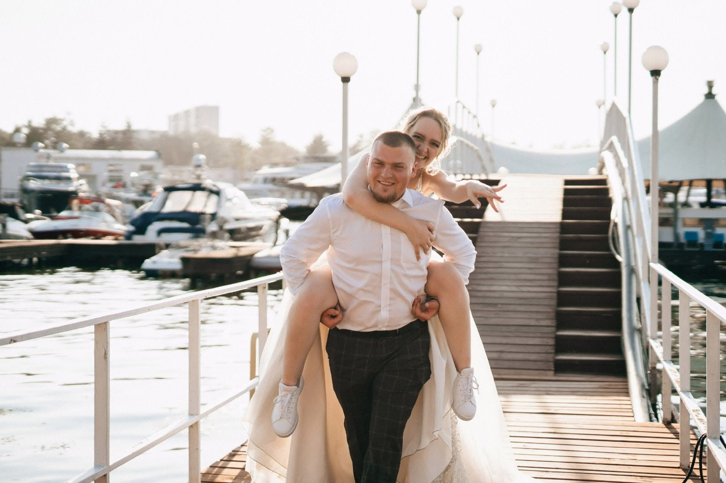 Романтичная свадьба в яхт-клубе
