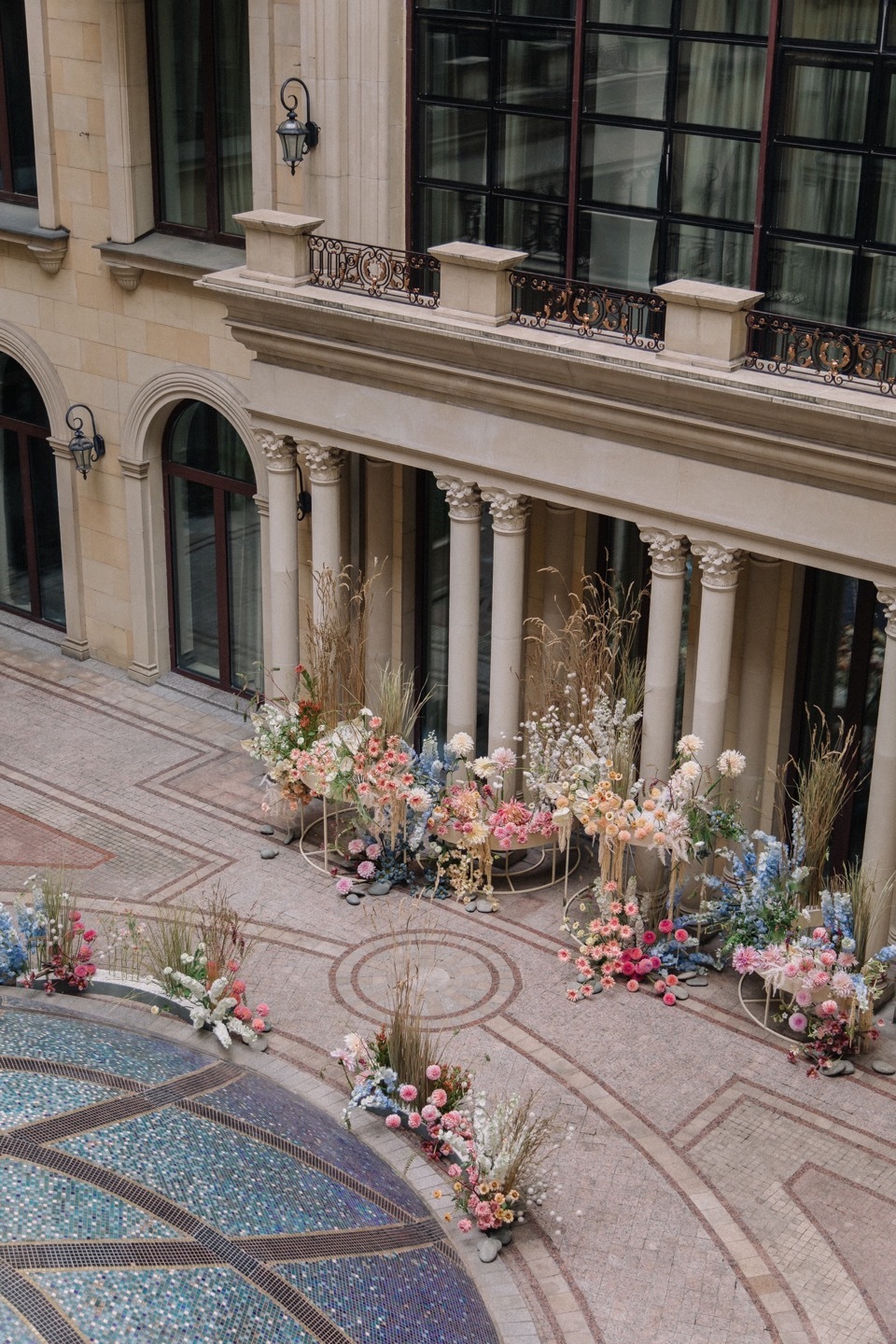 Secret garden in patio: элегантная свадьба в Москве